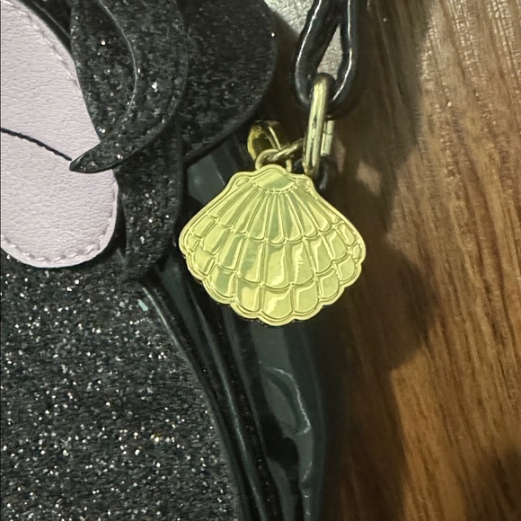 Danielle Nicole Ursula Crossbody Bag Black Little Mermaid Villain - Picture 5 of 11